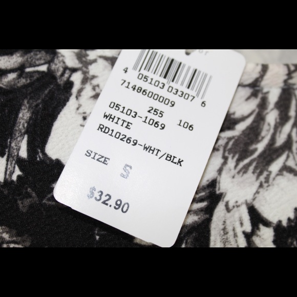 Beautiful Windsor Dress🤍 - Picture 8 of 8